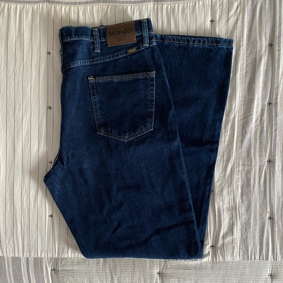 🦌NWOT- Mens Wrangler Jeans🦌 - Picture 2 of 4